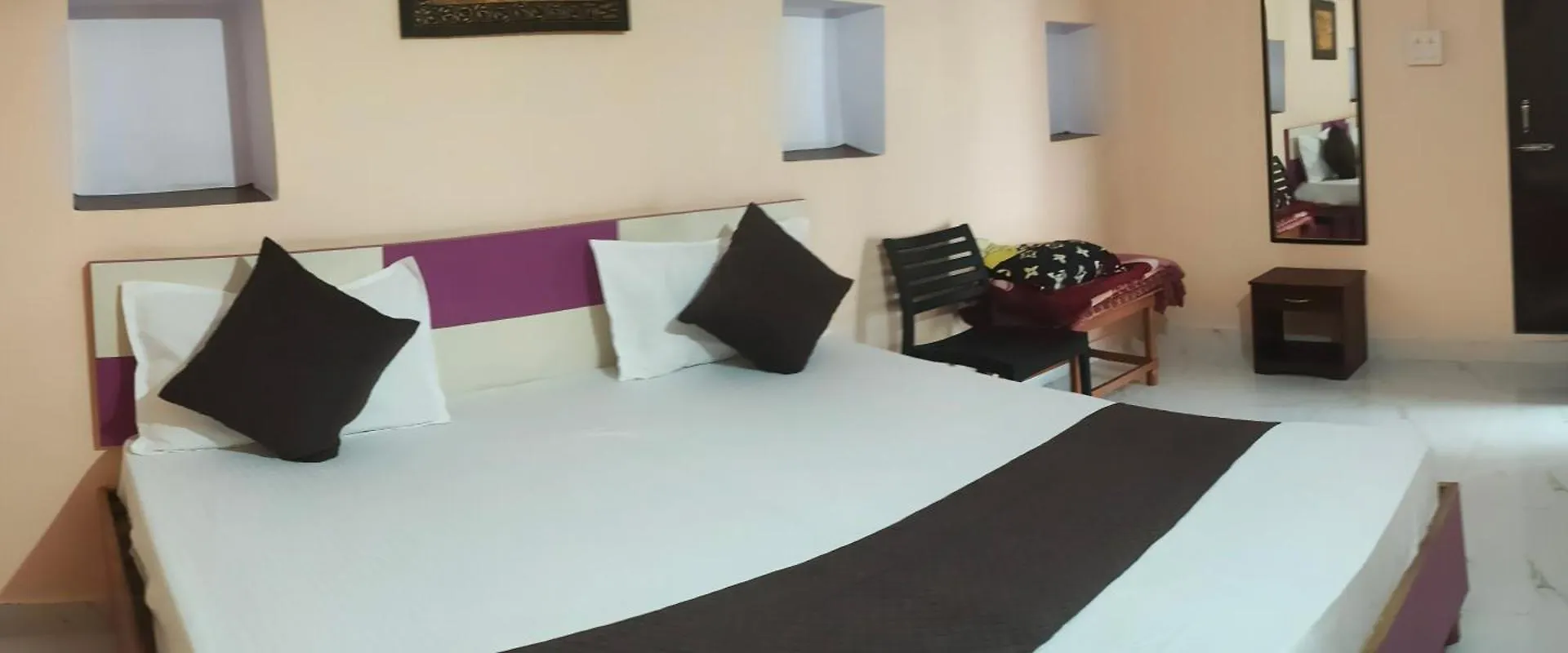 Radha Krishna Home Varanasi Homestay