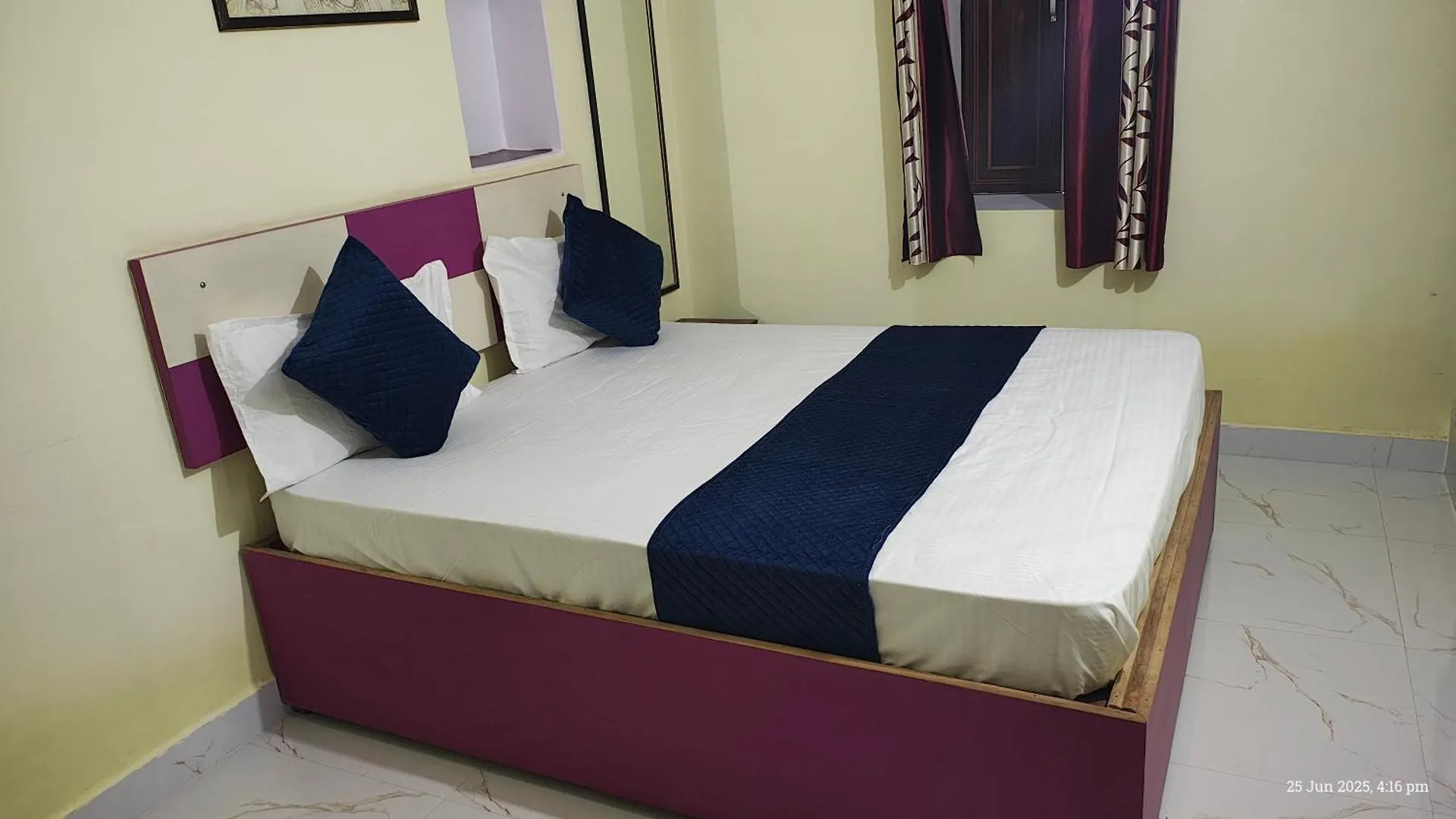 Radha Krishna Home Varanasi 0*,  India