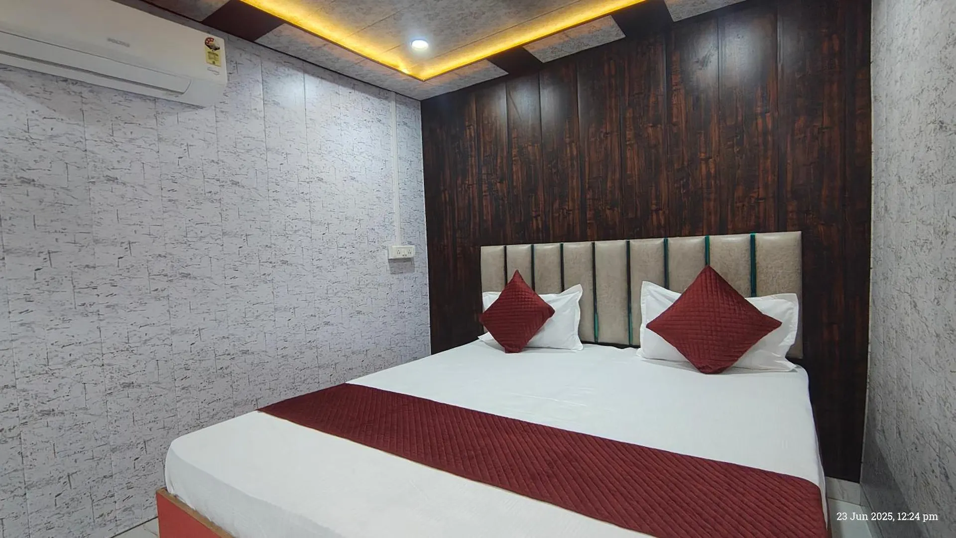 Radha Krishna Home Varanasi Homestay